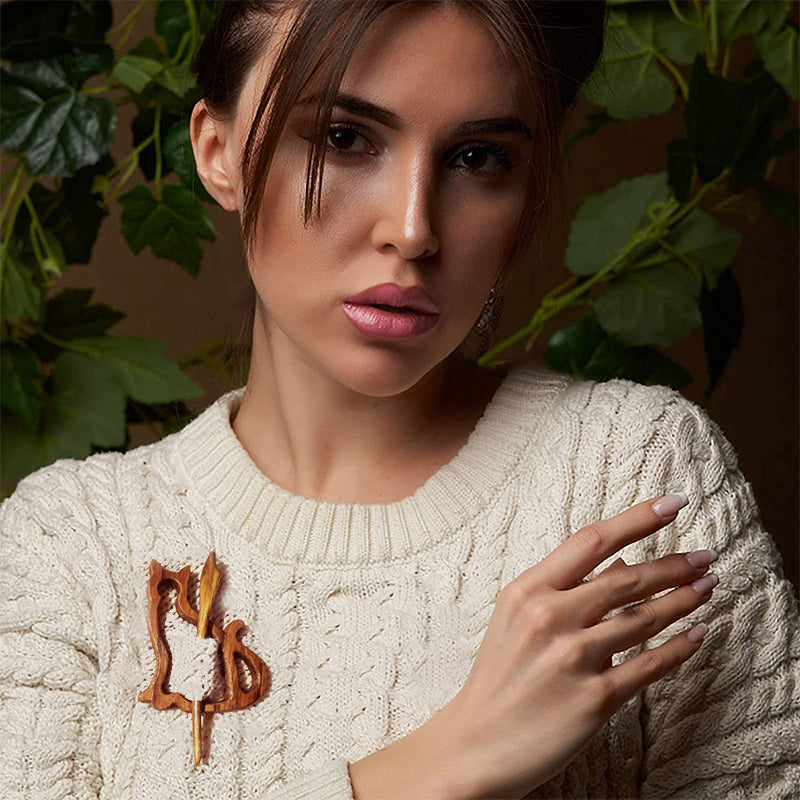 Broche Épingle avec Motif Animalier en Bois