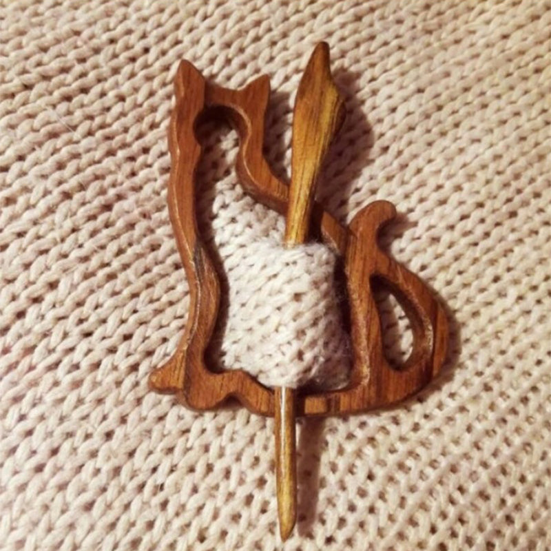 Broche Épingle avec Motif Animalier en Bois