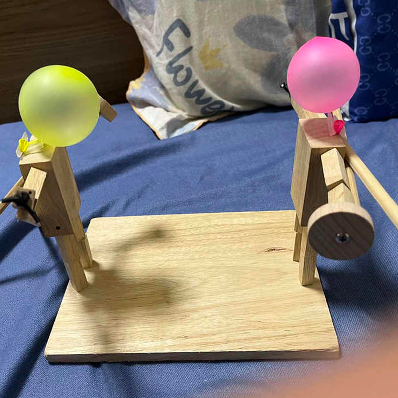 Marionnettes de clĂ´ture en bois