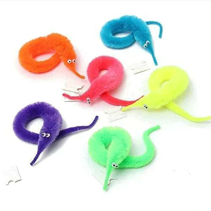 Jouets de vers flous et tordus