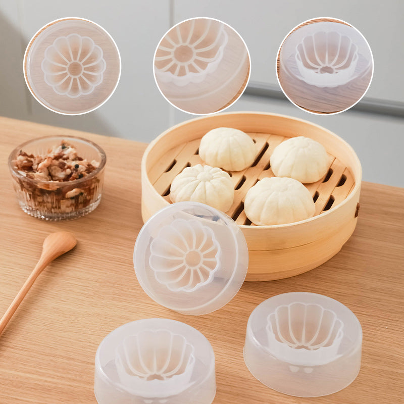 Fabricant de petits pains faits à la main