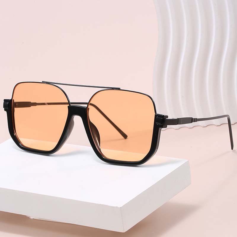 Lunettes de soleil tendance vintage d'été