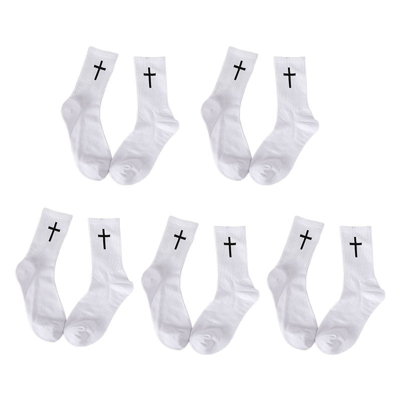 Chaussettes noires et blanches avec croix