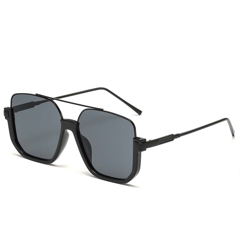 Lunettes de soleil tendance vintage d'été