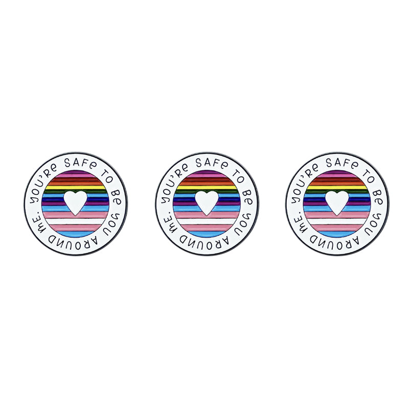 Broche ronde en émail arc-en-ciel