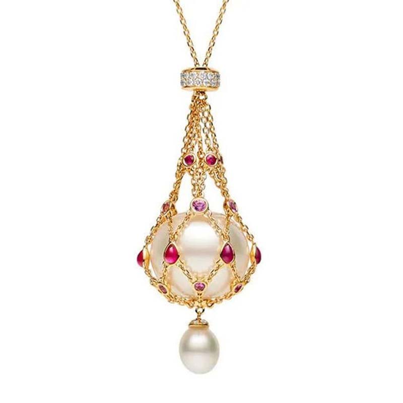 Collier en or avec chaîne en filet et perles