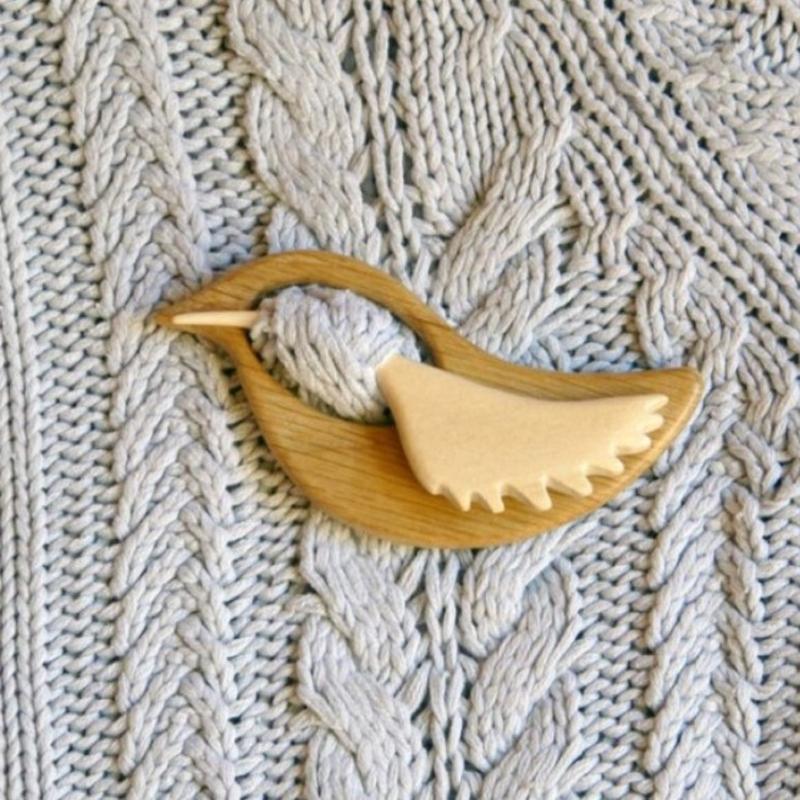 Broche Épingle avec Motif Animalier en Bois
