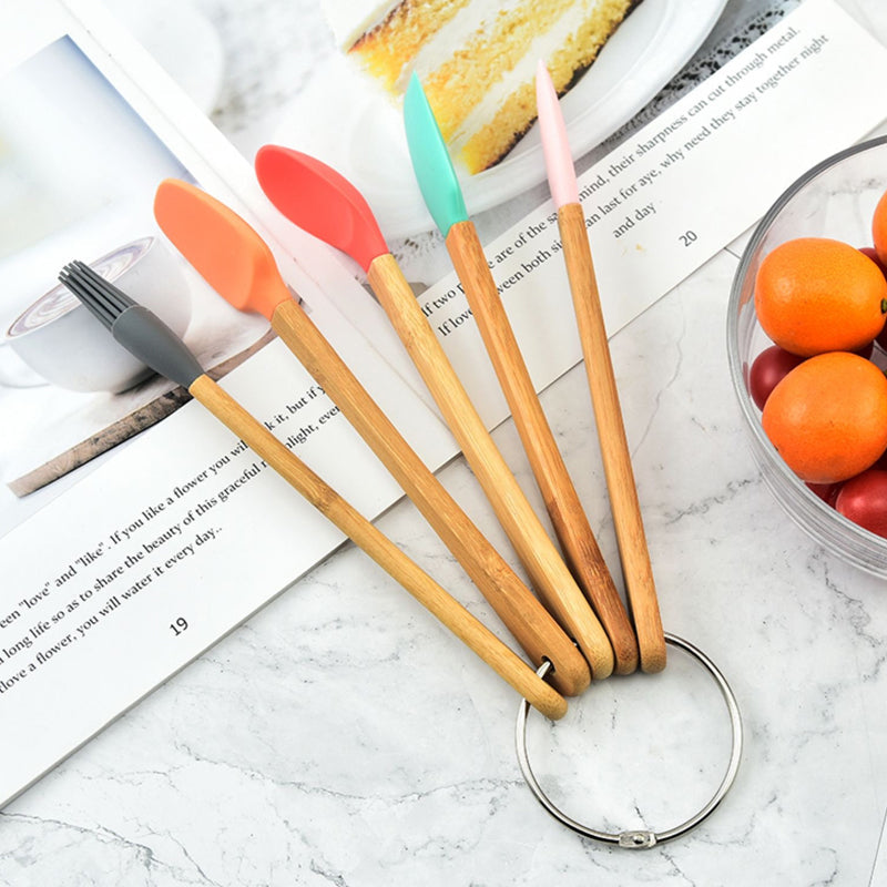 Spatule en silicone avec manche en bois