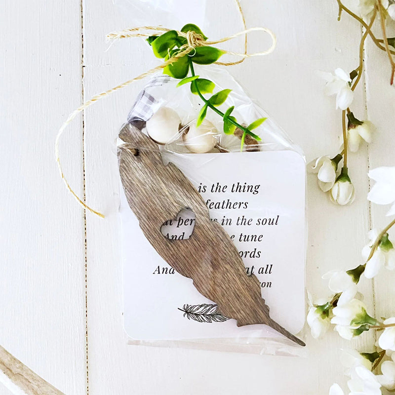 Ornement suspendu en bois cardinal inspirant