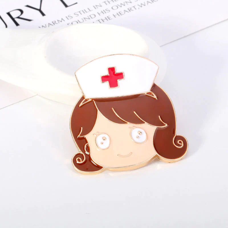 Mini broche stéthoscope coeur d'amour