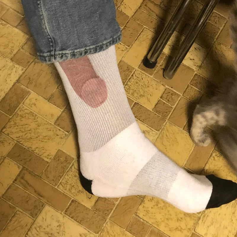 Montrez des chaussettes colorées amusantes