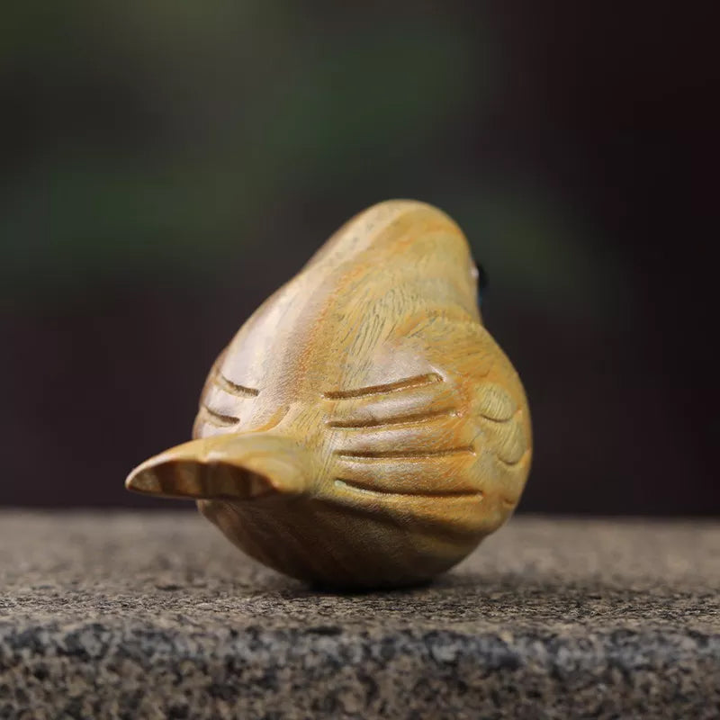 Oiseau sculpté en bois fait à la main