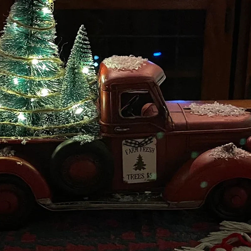 Pièce maîtresse de Noël de camion de ferme rouge