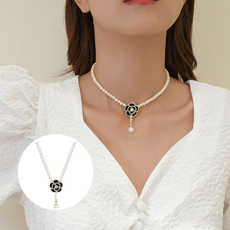 Collier camélia perlé élégant