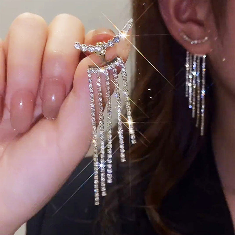 Boucles d'Oreilles Longues à Pampille avec Strass Incurvés Scintillants